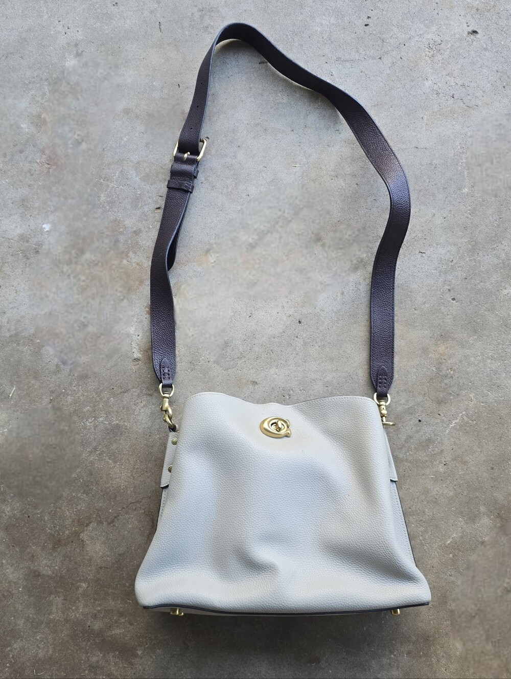 COACH Willow Shoulder Bag Color Chalk gray Colorblock Pebble Leather